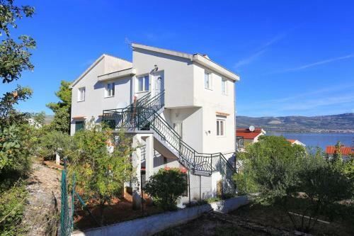 Apartment Slatine 9433c