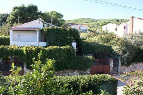 Apartment Arbanija 5220b