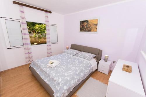 Apartment Slatine 1126a