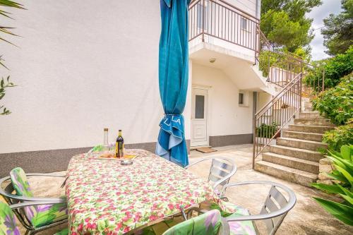 Apartment Arbanija 7543c
