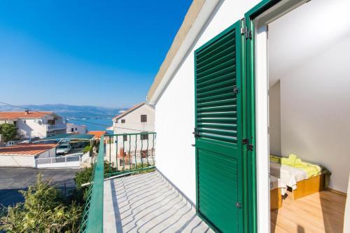 Apartment Slatine 1126b