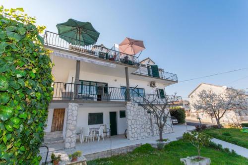 Apartment Slatine 1126b