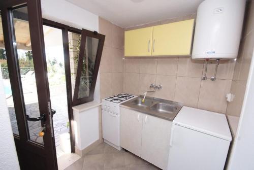 Apartment Trpanj 15603b