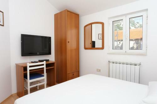 Apartment Trstenik 10119c
