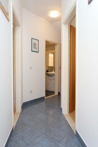 Apartment Trstenik 10119c