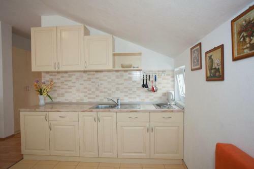 Apartment Tucepi 13056d