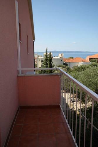 Apartment Tucepi 6817c