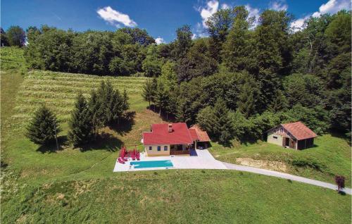 Four-bedroom Holiday Home In Tuhelj