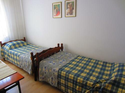 Turanj Apartment Sleeps 5