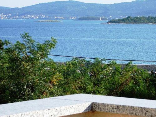 Turanj Apartment Sleeps 5