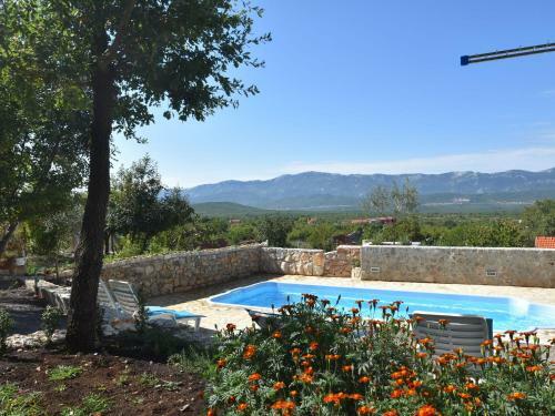 Spacious Holiday Home In Trilj With Swimming Pool