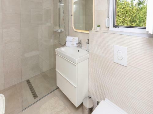 Three-bedroom Holiday Home In Ugljane