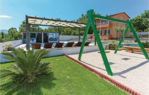 Three-bedroom Holiday Home In Ugljane