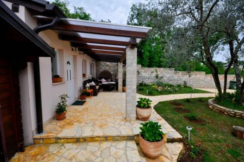 Holiday Home T