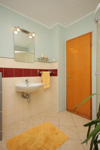 Apartments By The Sea Umag - 2549