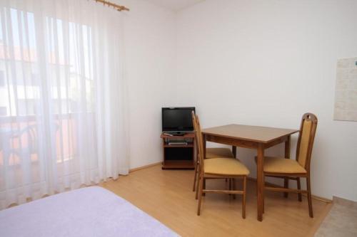 Apartments With A Parking Space Umag - 2548