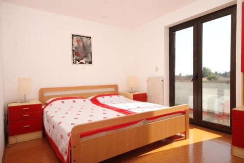 Apartments With A Parking Space Umag - 7171