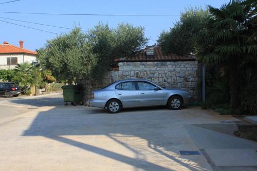 Apartments With A Parking Space Umag - 7061