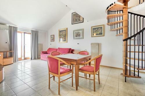 Hostal Nataly House With Apartments