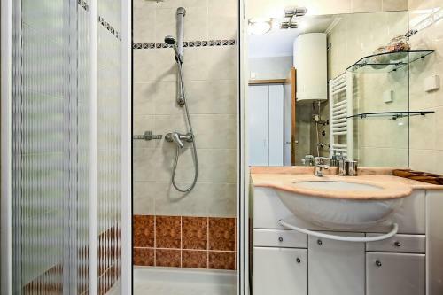 Hostal Nataly House With Apartments