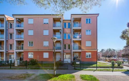 Laura House With Apartment