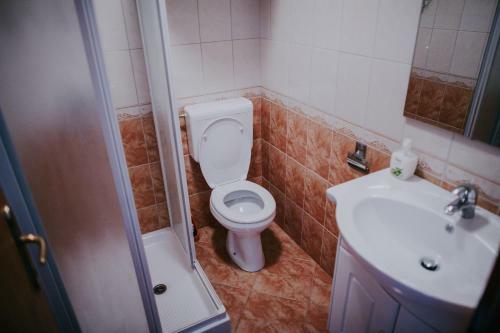 Hostal Danex Komunela Apartment & Rooms