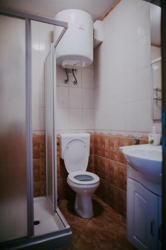 Hostal Danex Komunela Apartment & Rooms