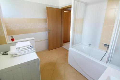 Apartments With A Parking Space Umag - 7666