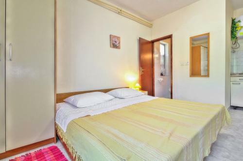 Hostal Ana House With Apartments