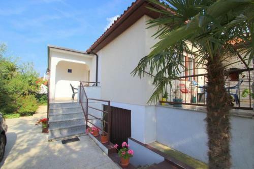 Pi?uljan House With Apartment