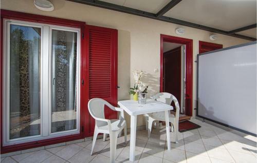 Two-bedroom Apartment In Vabriga