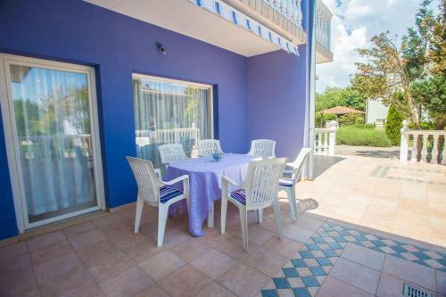Hostal Apartment Complex Valtura Mit Pool