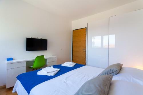 Luxury Apartment Amarin