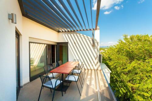 Luxury Apartment Amarin