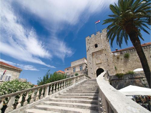 Three-bedroom Apartment In Vela Luka