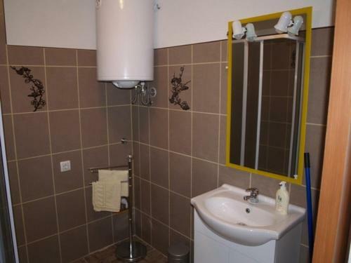 Apartment In Veli Losinj 33734