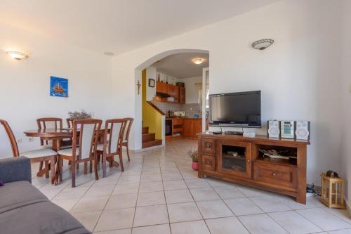 Holiday Home Veli Rat (3556)