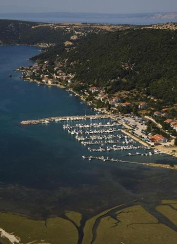 Holiday Home Veli Rat (3556)