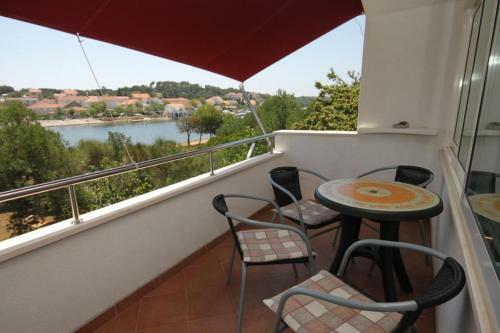 Apartments By The Sea Verunic (Dugi Otok) - 8105