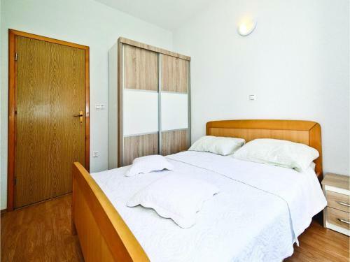 Apartment Drvenik Mali With Sea View 01