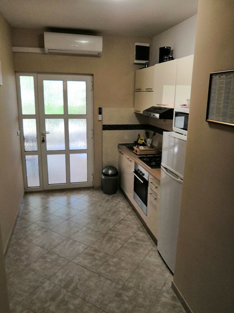 Apartments Mira