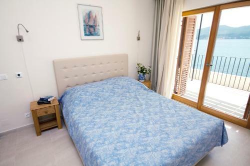 Eol Apartments