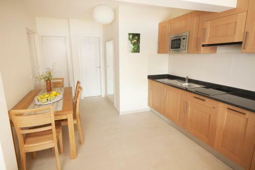 Eol Apartments