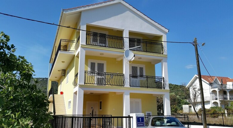 Apartment Laura