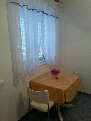 Apartments With A Parking Space Vinisce (trogir) - 12637