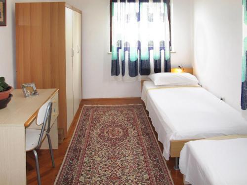 Holiday Home Haus Eva (pul204)