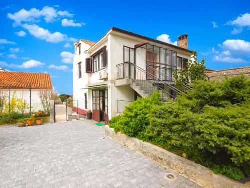 Apartments Milena 1582
