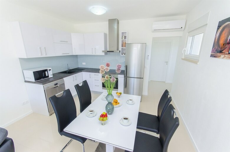 Apartments Villa V