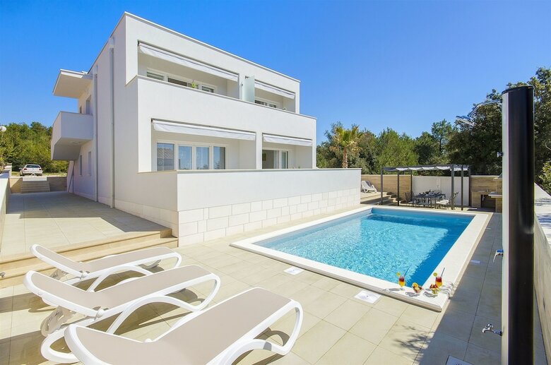Apartments Villa V