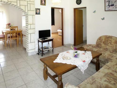 Holiday Home Haus Viro (vir115)